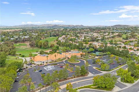 View/Area - 30981 Mashie Way, Temecula, CA 92591 photo 4 of 8