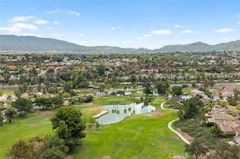 View/Area - 30981 Mashie Way, Temecula, CA 92591 photo 7 of 8