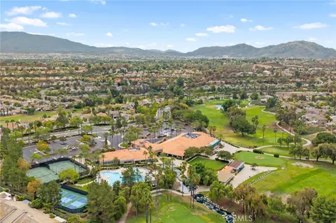 View/Area - 30981 Mashie Way, Temecula, CA 92591 photo 6 of 8