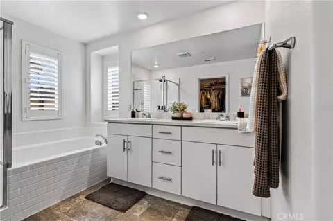 Bath - 30258 Adrift Ln, Menifee, CA 92584 photo 1 of 3