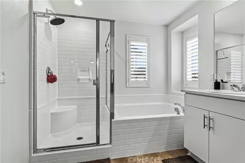 Bath - 30258 Adrift Ln, Menifee, CA 92584 photo 2 of 3