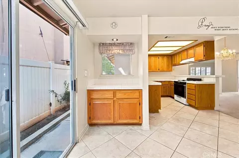 Kitchen - 19981 Silvercrest Ln, Riverside, CA 92508 photo 5 of 5