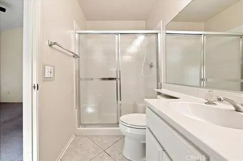 Bath - 19981 Silvercrest Ln, Riverside, CA 92508 photo 3 of 3