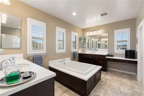 Bath - 35712 Ginger Tree, Winchester, CA 92596 photo 3 of 3