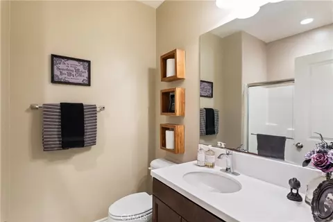 Bath - 35712 Ginger Tree, Winchester, CA 92596 photo 1 of 3