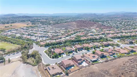 View/Area - 35712 Ginger Tree, Winchester, CA 92596 photo 4 of 4