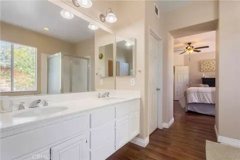 Bath - 42904 Via Alhama, Temecula, CA 92592 photo 3 of 4