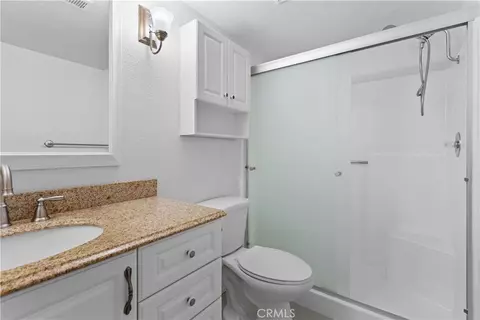 Bath - 14161 Peachtree Ln, Poway, CA 92064 photo 3 of 4