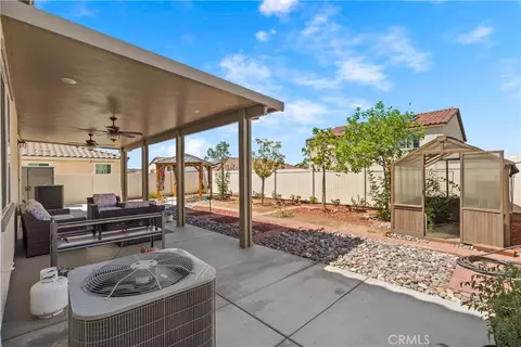 Exterior - 214 Knotgrass St, Hemet, CA 92543 photo 2 of 12