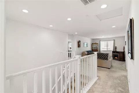Entry Way - 214 Knotgrass St, Hemet, CA 92543 photo 5 of 12