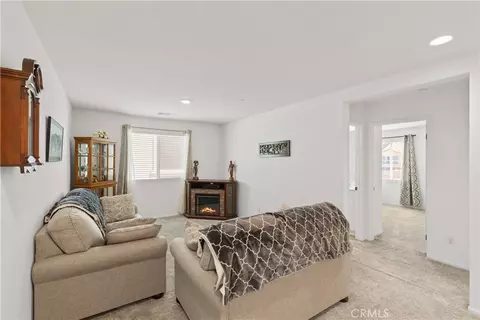 Entry Way - 214 Knotgrass St, Hemet, CA 92543 photo 6 of 12