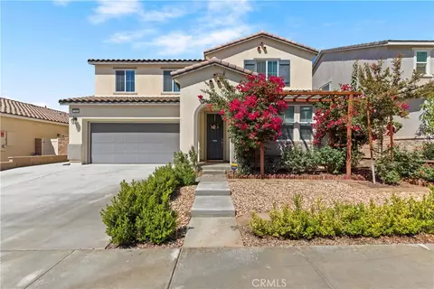 Exterior - 214 Knotgrass St, Hemet, CA 92543 photo 8 of 12