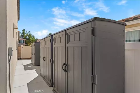 Exterior - 214 Knotgrass St, Hemet, CA 92543 photo 7 of 12