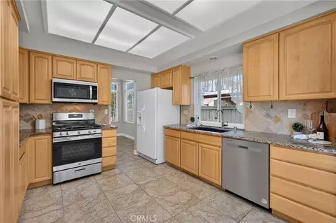 Kitchen - 27507 Jimson Cir, Temecula, CA 92591 photo 2 of 3