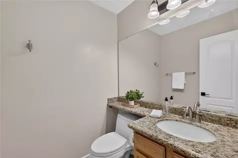 Bath - 27507 Jimson Cir, Temecula, CA 92591 photo 2 of 3