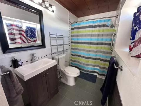 Bath - 155 N 3rd St, Blythe, CA 92225 photo 2 of 4