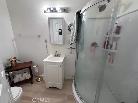 Bath - 155 N 3rd St, Blythe, CA 92225 photo 3 of 4
