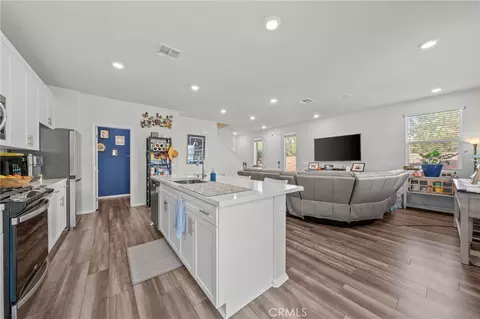 Entry Way - 40512 Birchfield, Temecula, CA 92591 photo 5 of 10