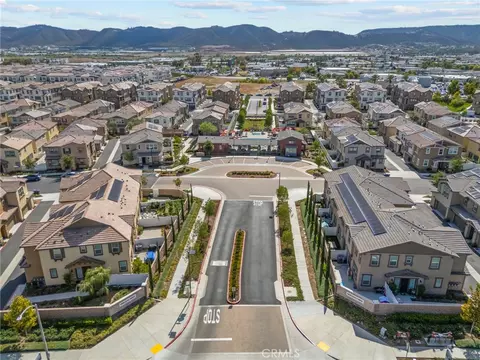 View/Area - 40512 Birchfield, Temecula, CA 92591 photo 1 of 5