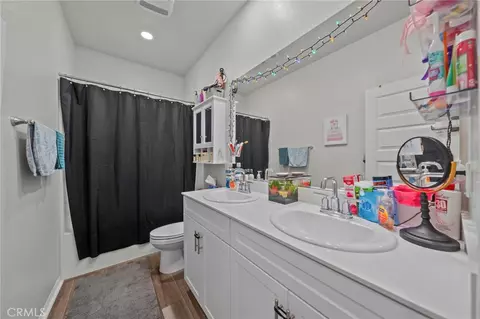 Bath - 40512 Birchfield, Temecula, CA 92591 photo 1 of 1