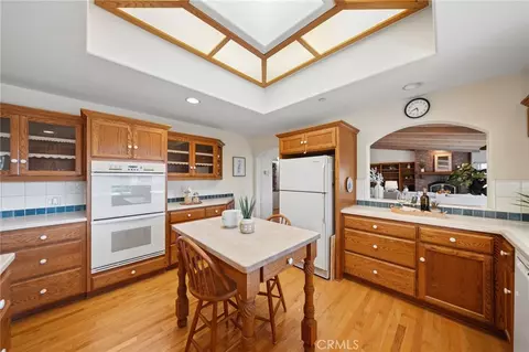 Kitchen - 4911 San Jacinto Cir E, Fallbrook, CA 92028 photo 3 of 6