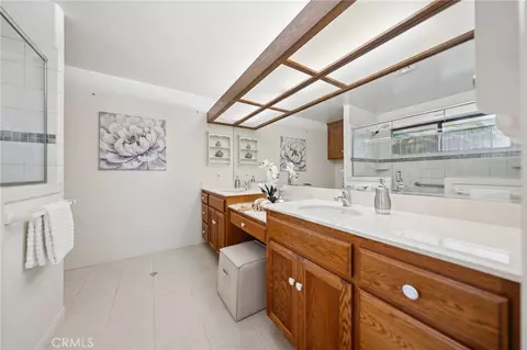 Bath - 4911 San Jacinto Cir E, Fallbrook, CA 92028 photo 3 of 7