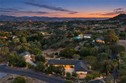 View/Area - 4911 San Jacinto Cir E, Fallbrook, CA 92028 photo 2 of 3