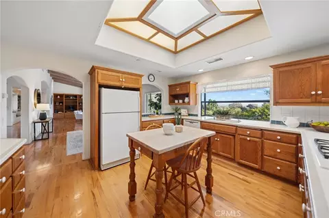 Kitchen - 4911 San Jacinto Cir E, Fallbrook, CA 92028 photo 4 of 6