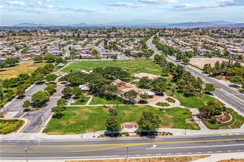 View/Area - 31123 Hickory Pl, Temecula, CA 92592 photo 4 of 10