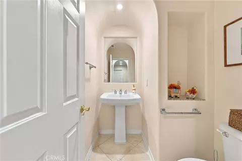 Entry Way - 31123 Hickory Pl, Temecula, CA 92592 photo 4 of 7