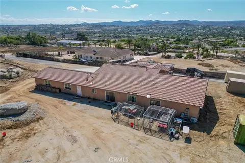 View/Area - 17373 Cyrus Ln, Riverside, CA 92504 photo 4 of 5
