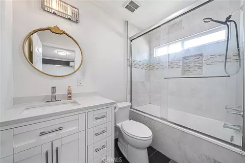 Bath - 17373 Cyrus Ln, Riverside, CA 92504 photo 3 of 4