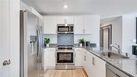 Kitchen - 14381 Aurora Ct, Hesperia, CA 92345 photo 2 of 2