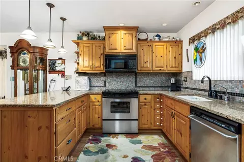 Kitchen - 4581 Crestview Dr, Norco, CA 92860 photo 3 of 5