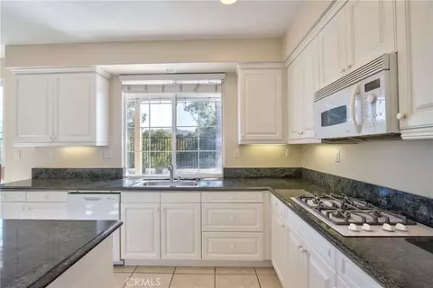 Kitchen - 45339 Tiburcio Dr, Temecula, CA 92592 photo 3 of 4