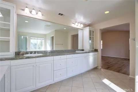 Bath - 45339 Tiburcio Dr, Temecula, CA 92592 photo 6 of 6