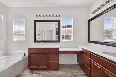 Bath - 28506 Oakhurst Way, Temecula, CA 92591 photo 3 of 3