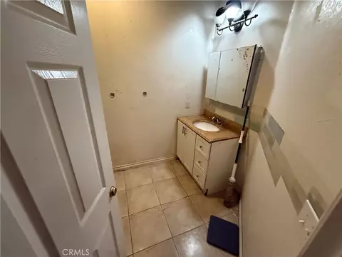 Bath - 14320 Four Winds, Riverside, CA 92503 photo 2 of 2