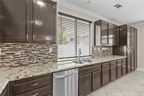 Kitchen - 33413 Alagon, Temecula, CA 92592 photo 2 of 2