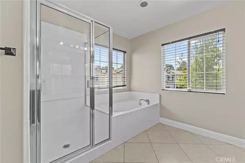 Bath - 33413 Alagon, Temecula, CA 92592 photo 2 of 4