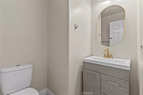 Bath - 33413 Alagon, Temecula, CA 92592 photo 1 of 4