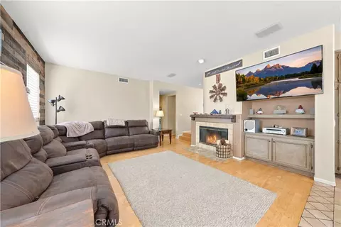Living - 45556 Via Jaca, Temecula, CA 92592 photo 4 of 5