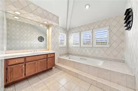 Bath - 45556 Via Jaca, Temecula, CA 92592 photo 3 of 4