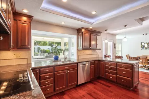 Kitchen - 30569 Bridgeview Cir, Temecula, CA 92592 photo 5 of 8