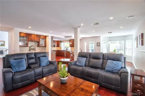 Living - 30569 Bridgeview Cir, Temecula, CA 92592 photo 2 of 5