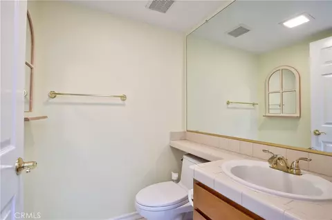 Bath - 30569 Bridgeview Cir, Temecula, CA 92592 photo 3 of 3