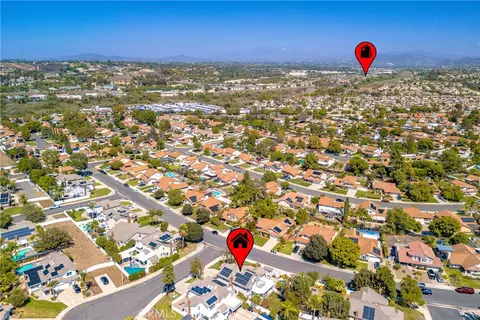 View/Area - 30569 Bridgeview Cir, Temecula, CA 92592 photo 2 of 12