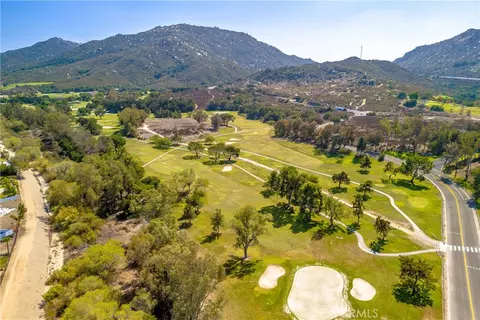 View/Area - 30569 Bridgeview Cir, Temecula, CA 92592 photo 4 of 12