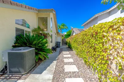 Exterior - 31211 Corte Alhambra, Temecula, CA 92592 photo 9 of 9