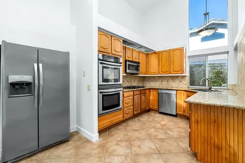 Kitchen - 31211 Corte Alhambra, Temecula, CA 92592 photo 2 of 4
